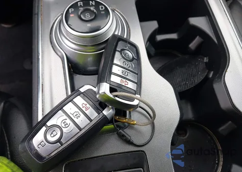 2024 Ford Edge Titanium z USA, uszkodzony, nr VIN 2FMPK4K93RBA36820